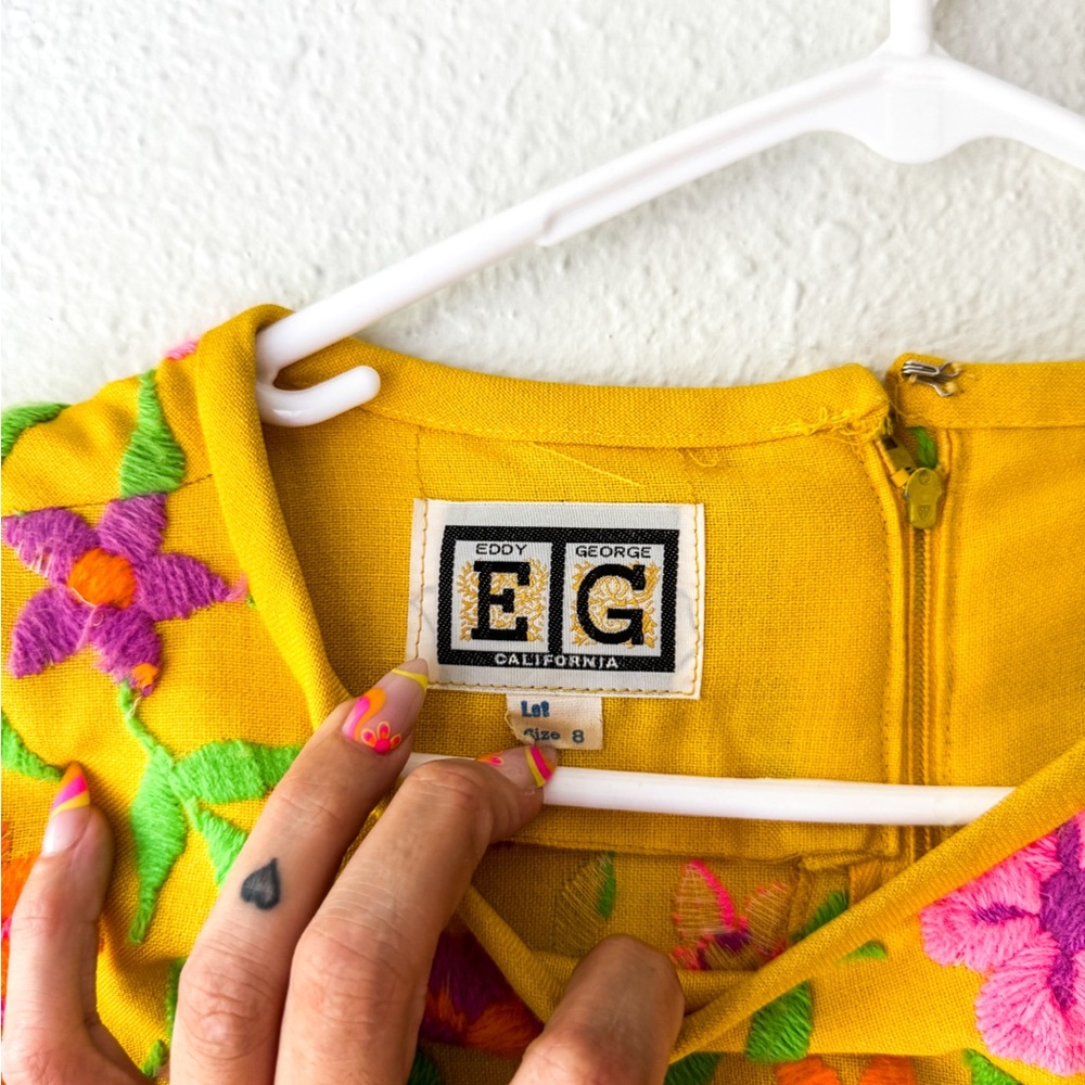 Eddie George 1960s Bright Yellow Embroidered Shift Dress - Picture 5 of 5